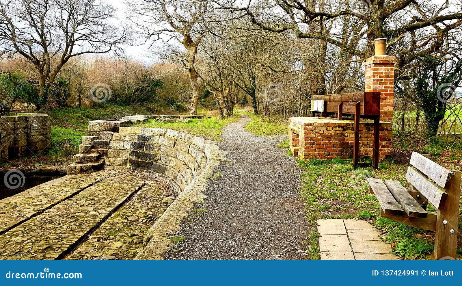 theÃÂ stover canalÃÂ is aÃÂ canalÃÂ located inÃÂ devon, england. it was opened in 1792